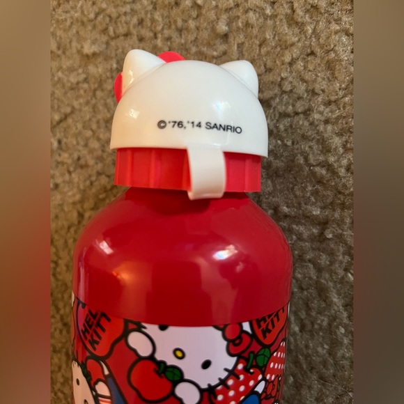Hello Kitty metal water bottles - Picture 6 of 10